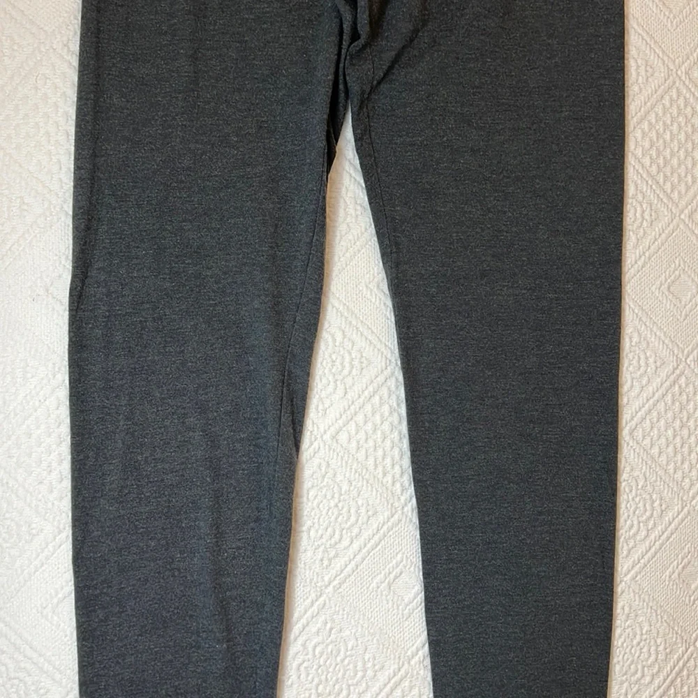 💥💥Grey Leggings Sz Medium - Picture 3 of 7